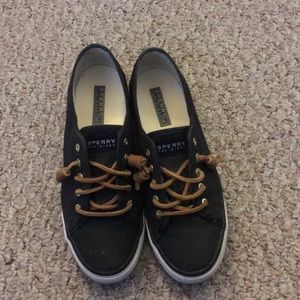 Very good condition black sperry sneakers